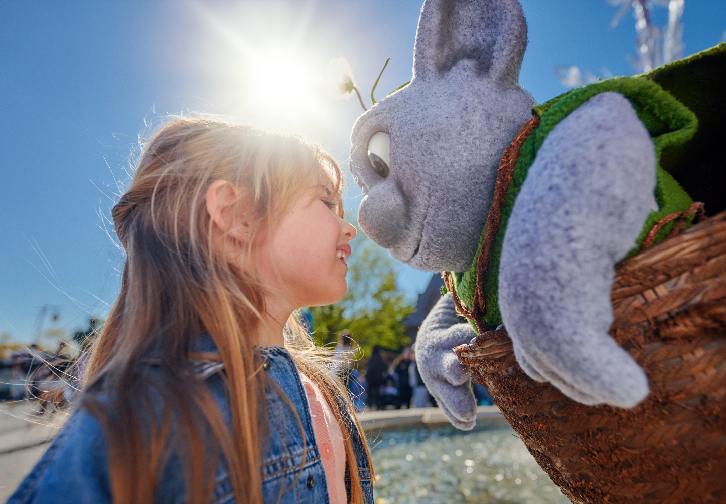 MagicBreaks Explore the New Magical World of Frozen carousel banner